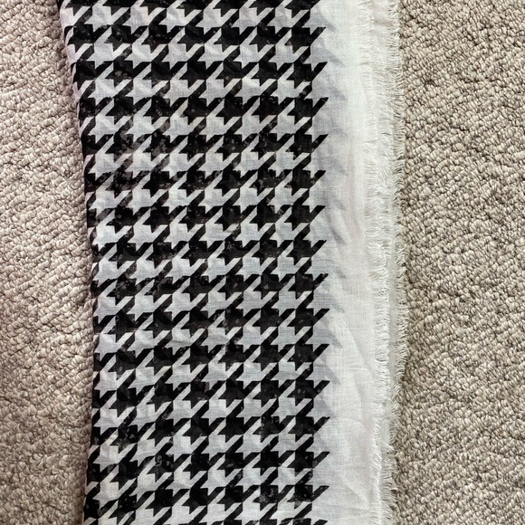 Banana Republic houndstooth scarf black/white - Picture 4 of 6